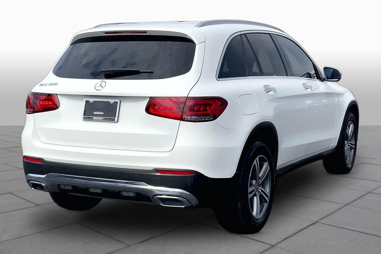 Used 2020 designo Diamond White Metallic Mercedes-Benz GLC 300 image 13