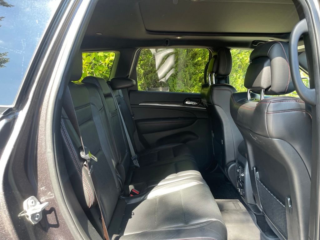 Used 2020 Granite Crystal Metallic Clearcoat Jeep Trailhawk image 21