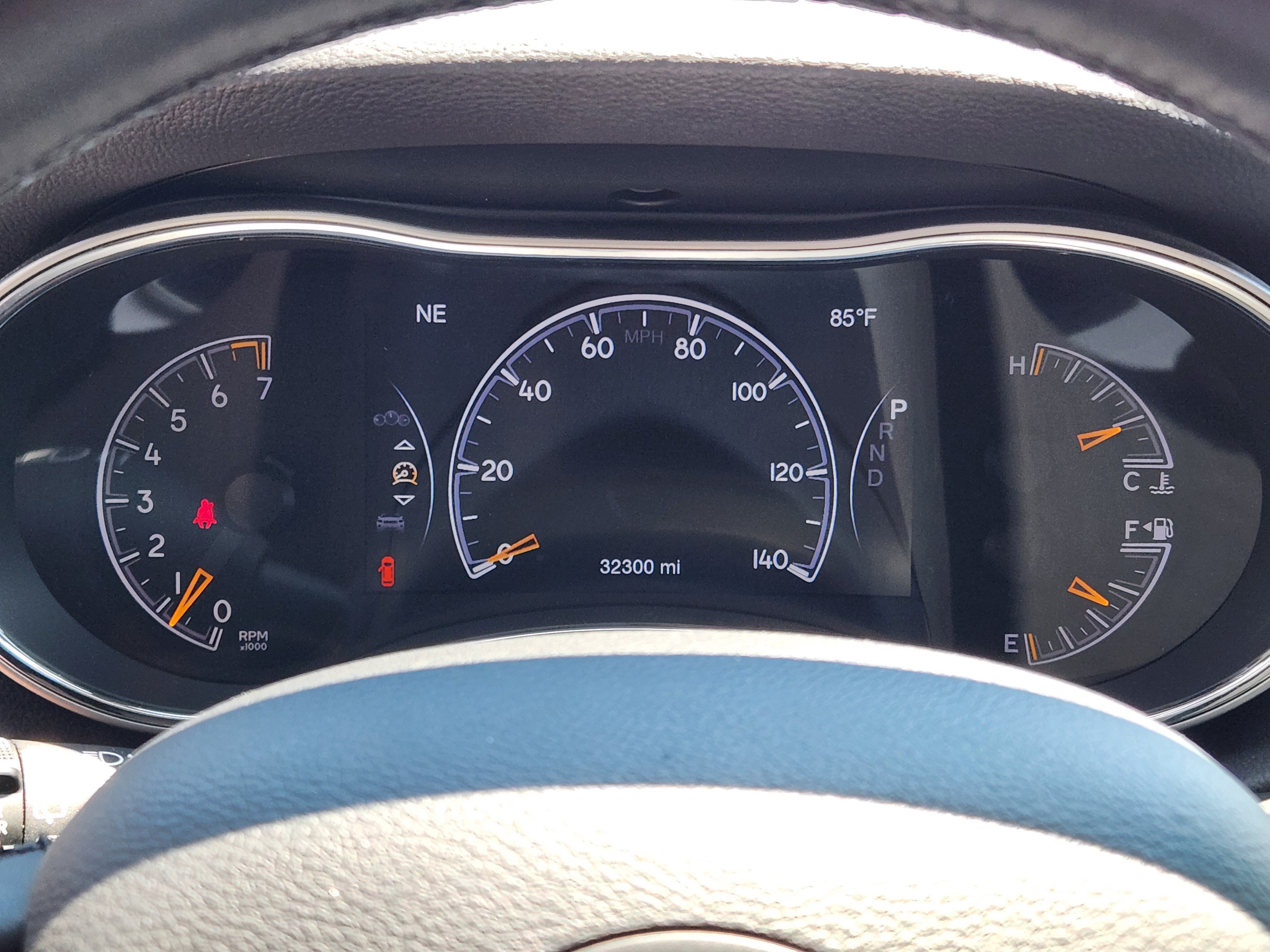 Used 2019 Diamond Black Crystal Pearlcoat Jeep Altitude image 19