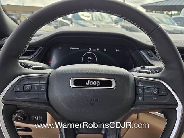 New 2026 Bright White Clear-Coat Exterior Paint Jeep Limited image 25