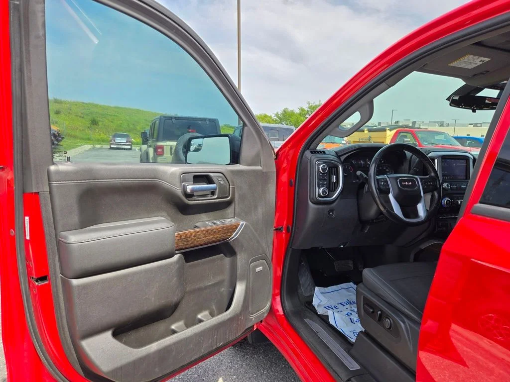 Used 2021 Red GMC Elevation image 14
