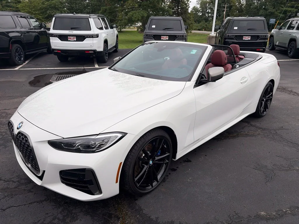 Used 2023 White BMW M440i xDrive image 3
