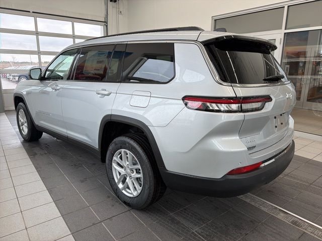 New 2026 Silver Zynith Exterior Paint Jeep Laredo image 3