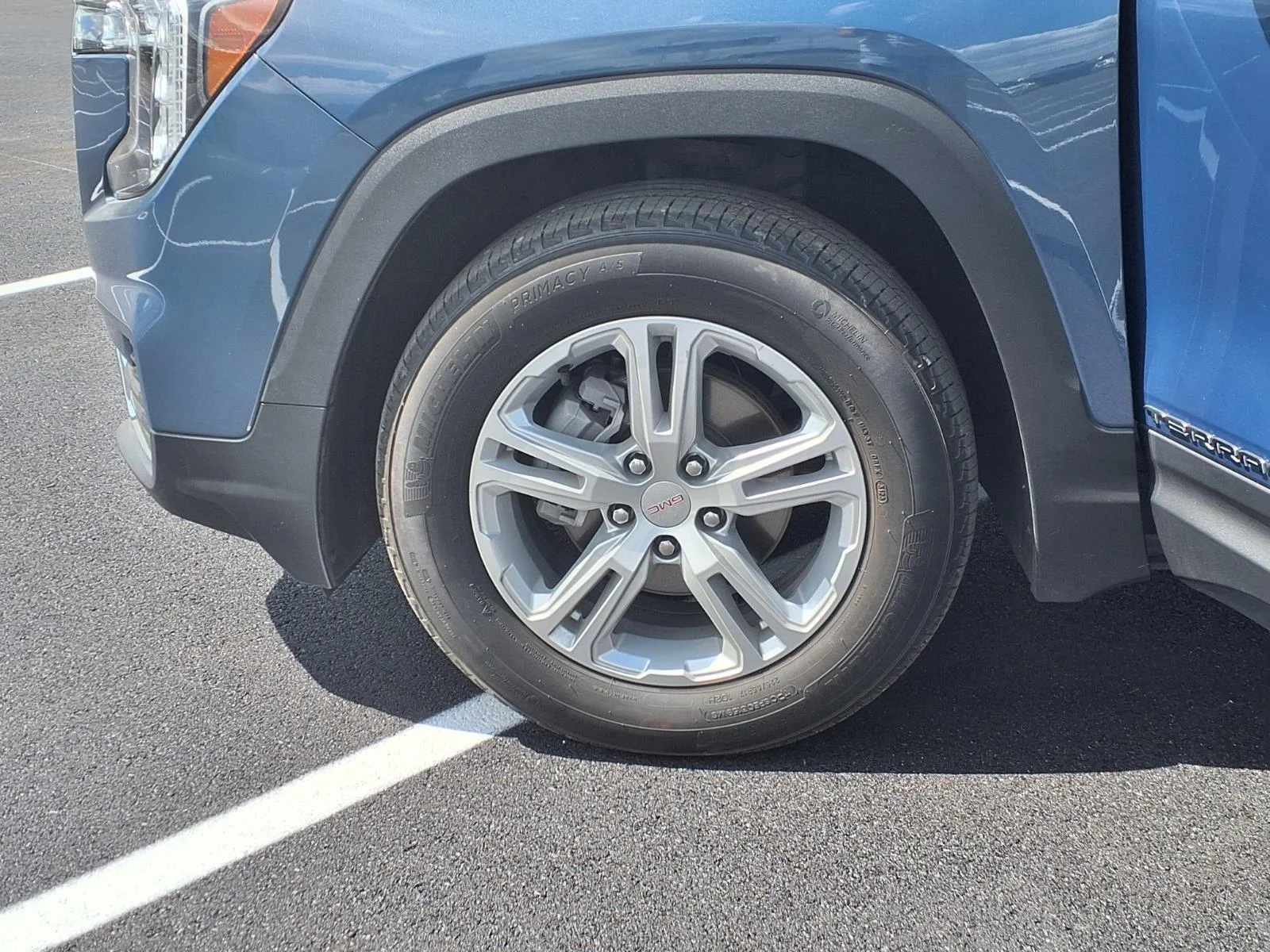 Used 2024 Downpour Metallic GMC SLE image 24