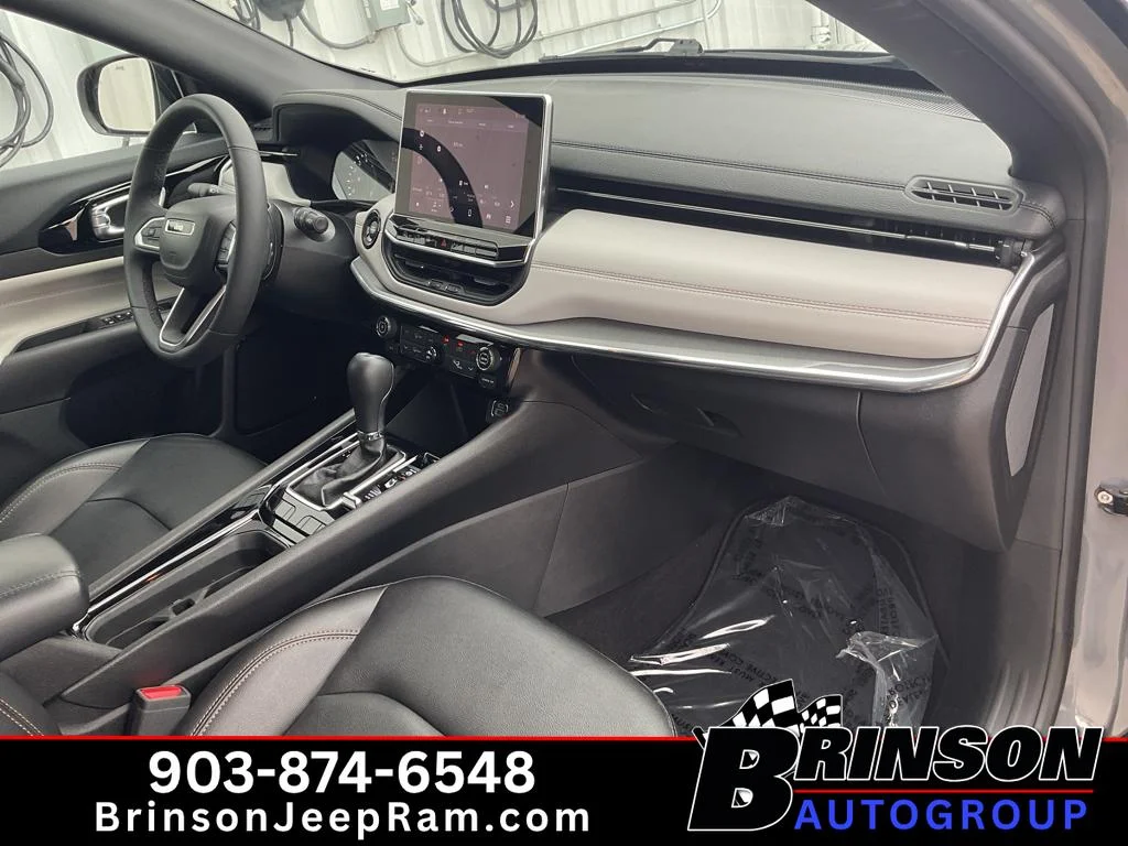 Used 2023 Grey Jeep Limited image 23