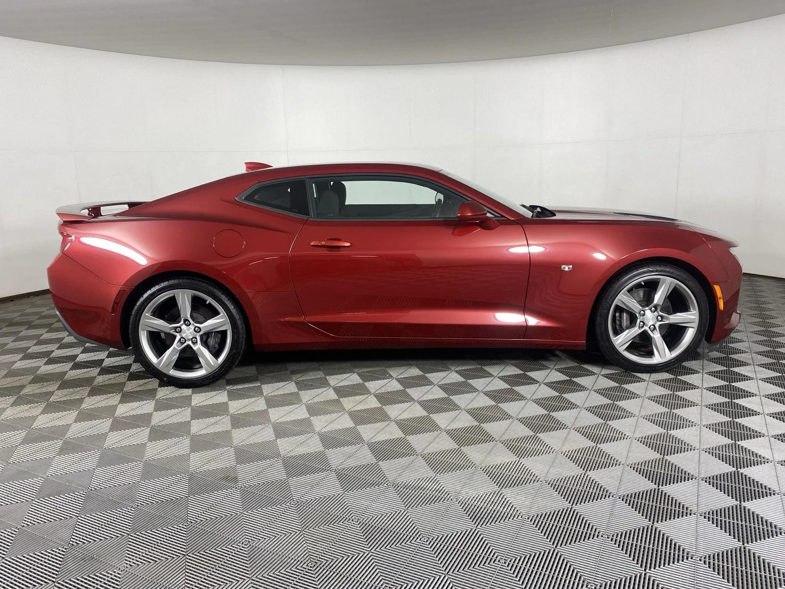 Used 2018 GARNET RED TINTCOAT Chevrolet 1SS image 8