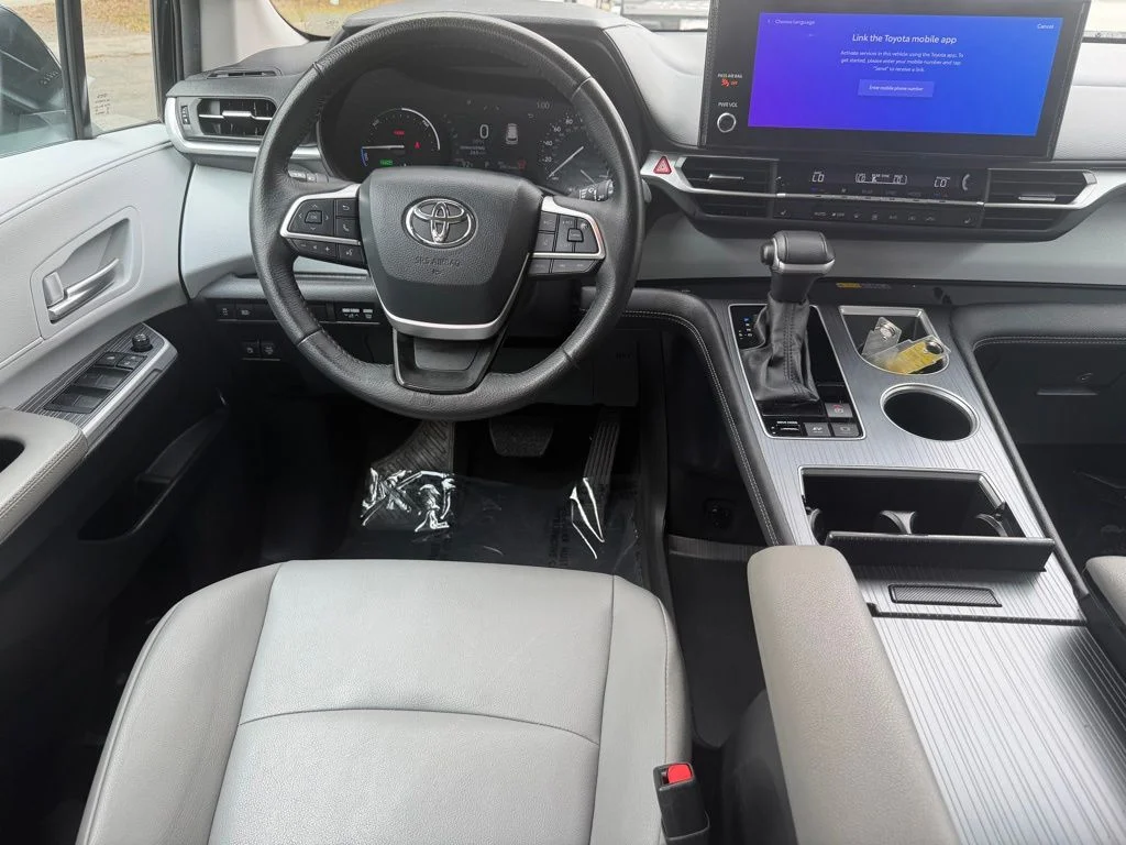 Used 2025 Midnight Black Metallic Toyota XLE image 14