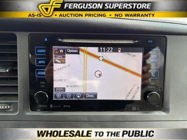 Used 2016  Toyota XLE image 12