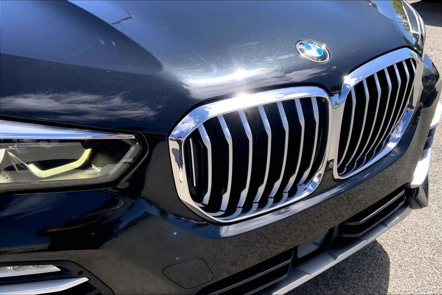 Used 2019 Black Sapphire Metallic BMW xDrive40i image 28