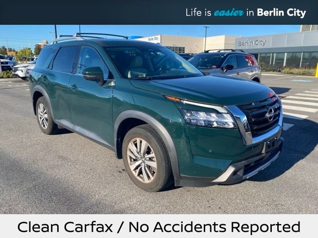 2023 Nissan Pathfinder SL