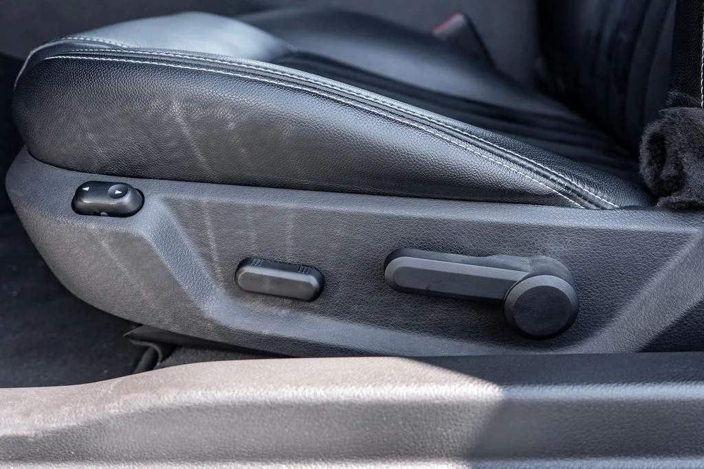 Used 2012 Blue Ford GT Premium image 21