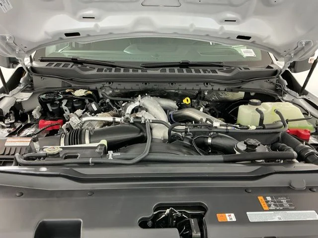 New 2026 Star White Metallic Tri-Coat Ford Lariat image 35