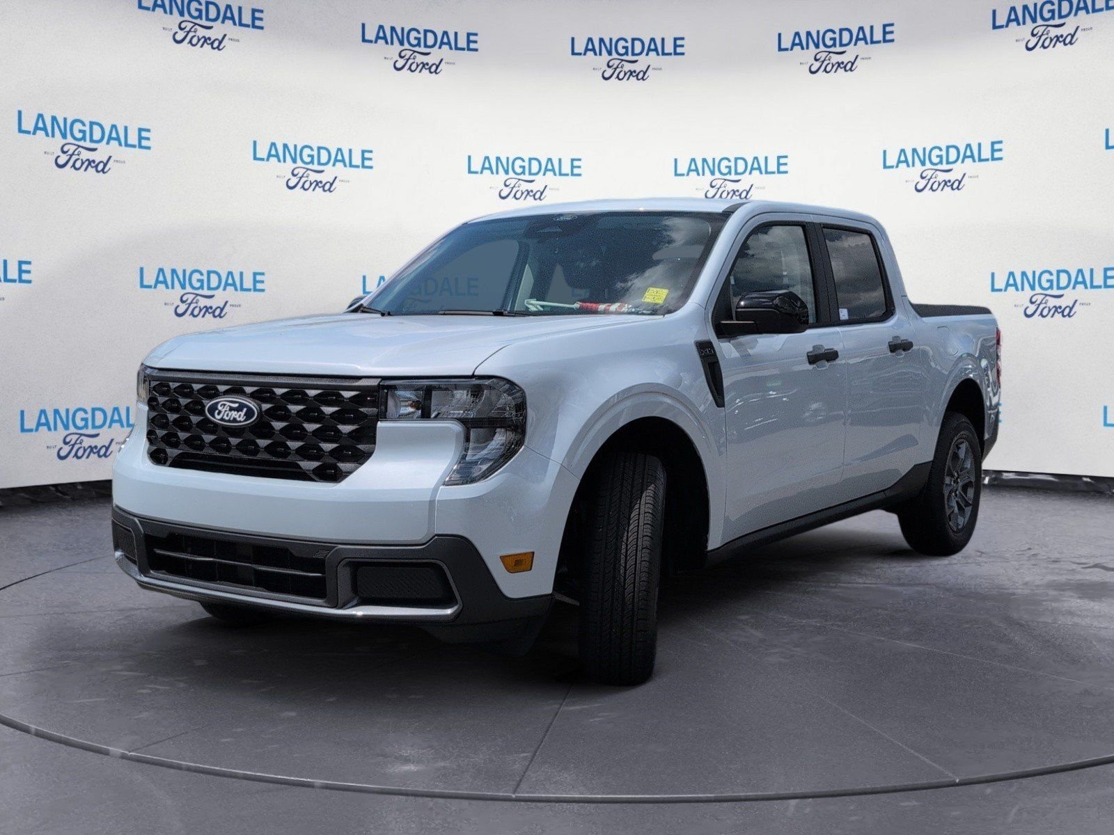 New 2026 Space White Metallic Ford XLT image 11