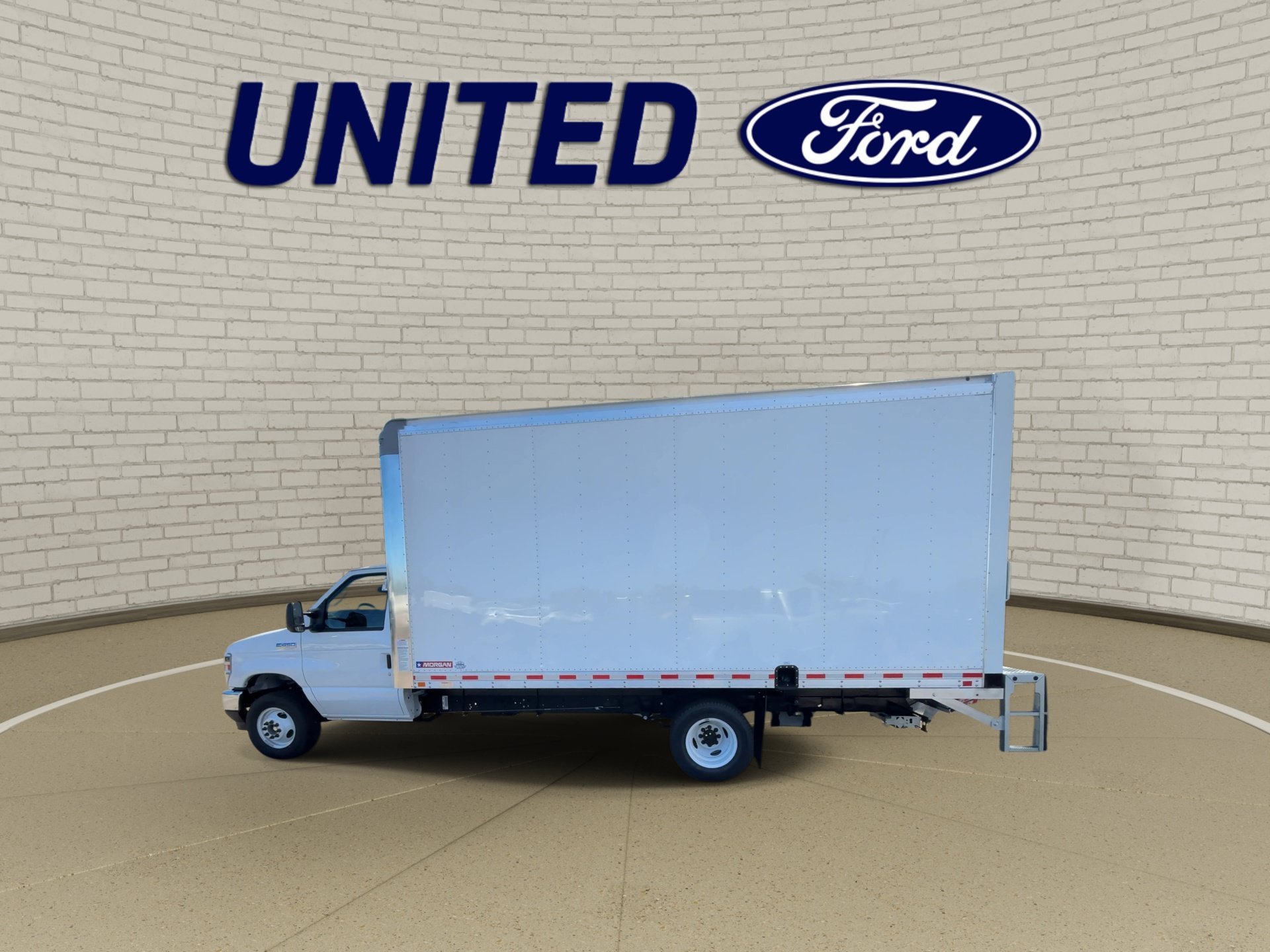 New 2027 Oxford White Ford E-450 DRW image 7