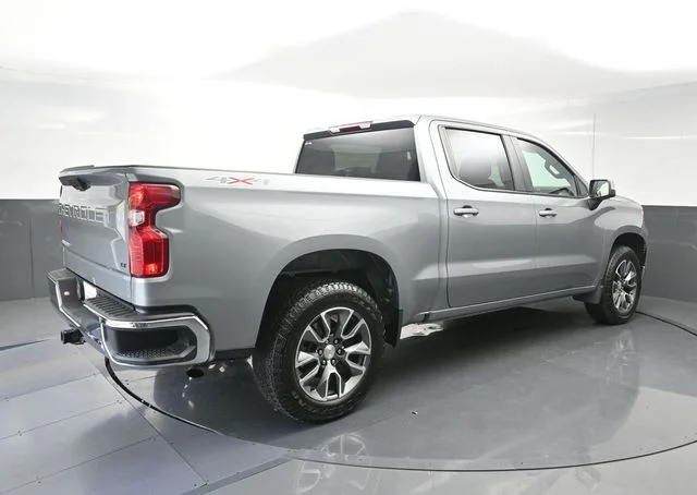 Used 2024 Gray Chevrolet LT image 7