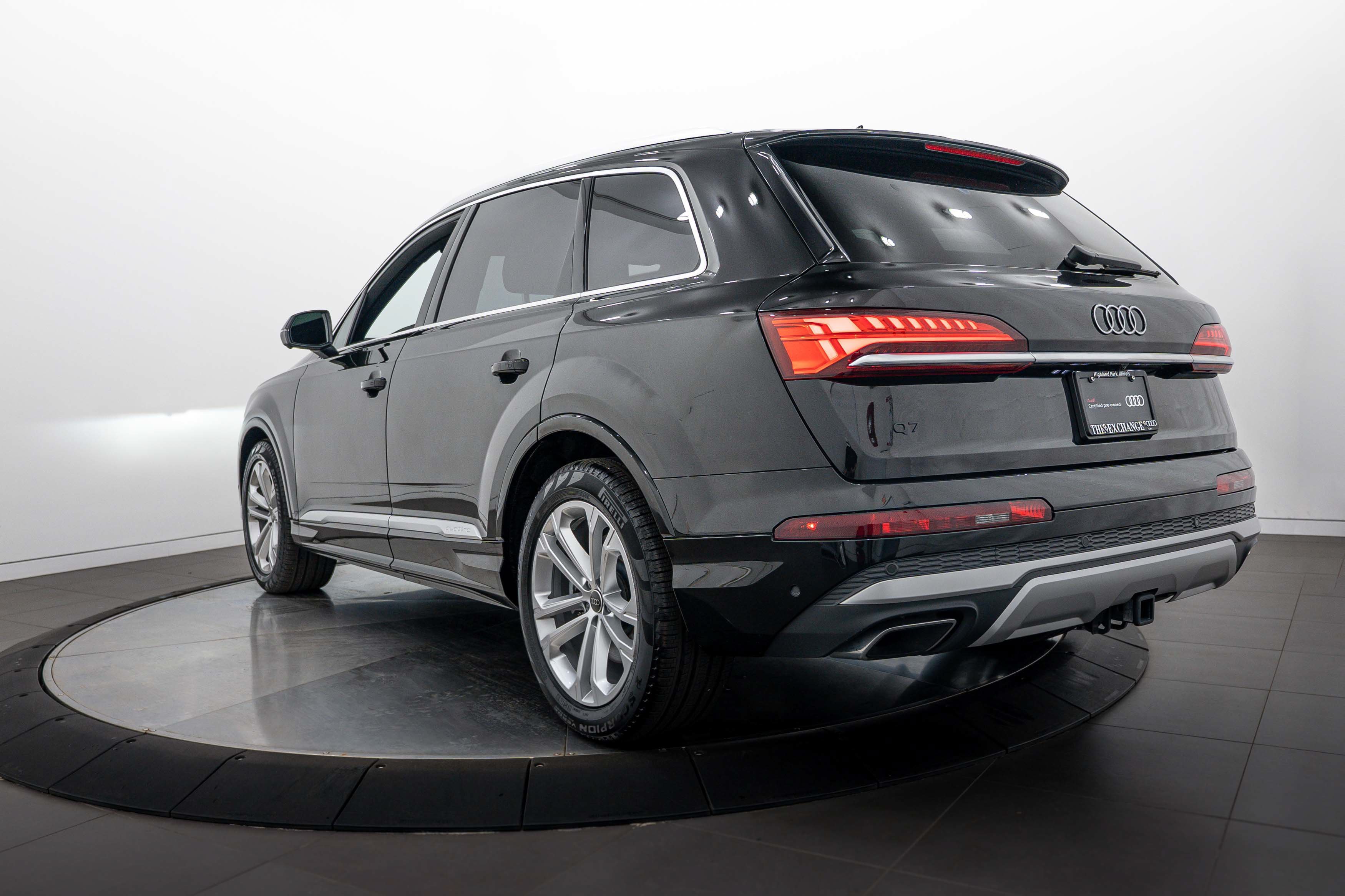Certified Used 2025 Mythos Black Metallic Audi Prestige image 5