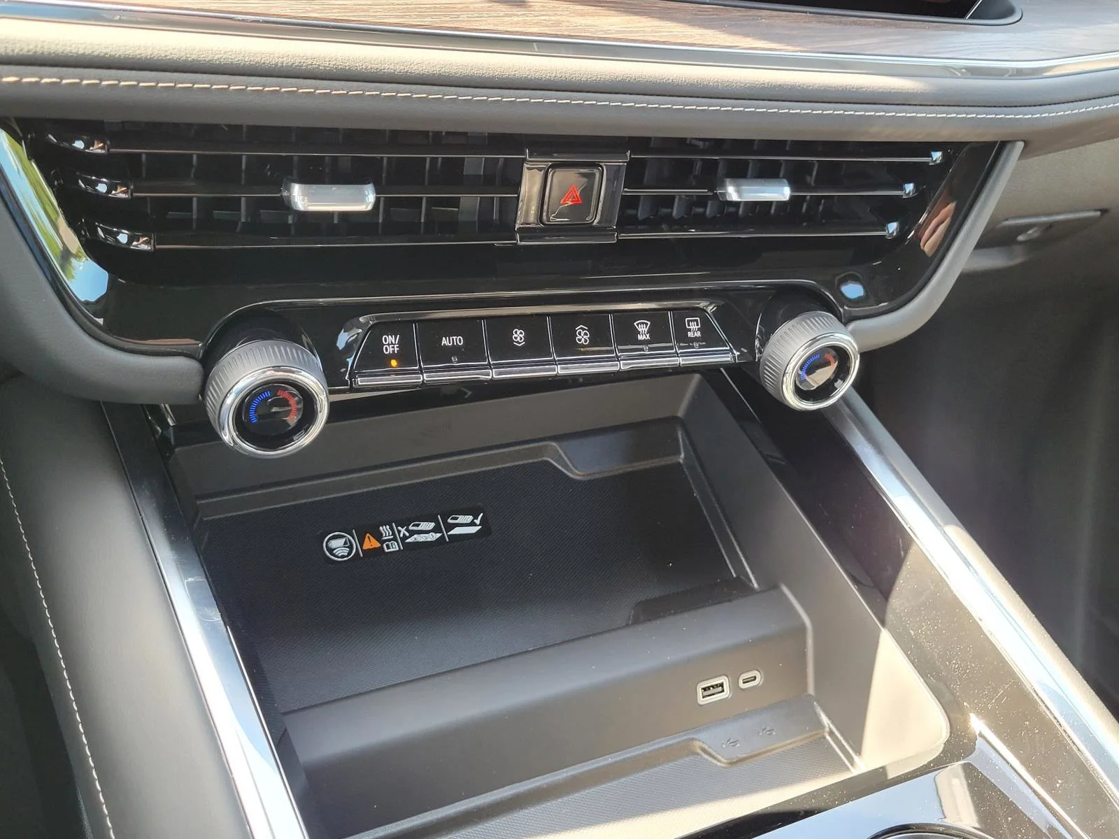 2026 Chevrolet Tahoe Premier - Photo 21