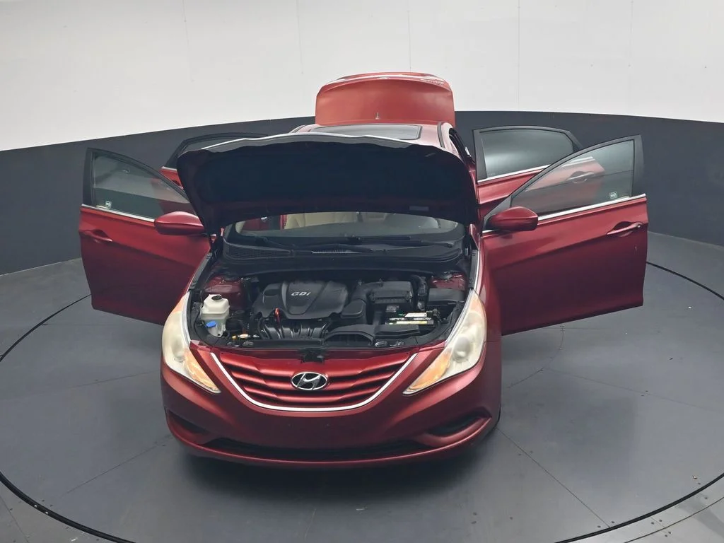 Used 2011 Red Hyundai GLS image 50