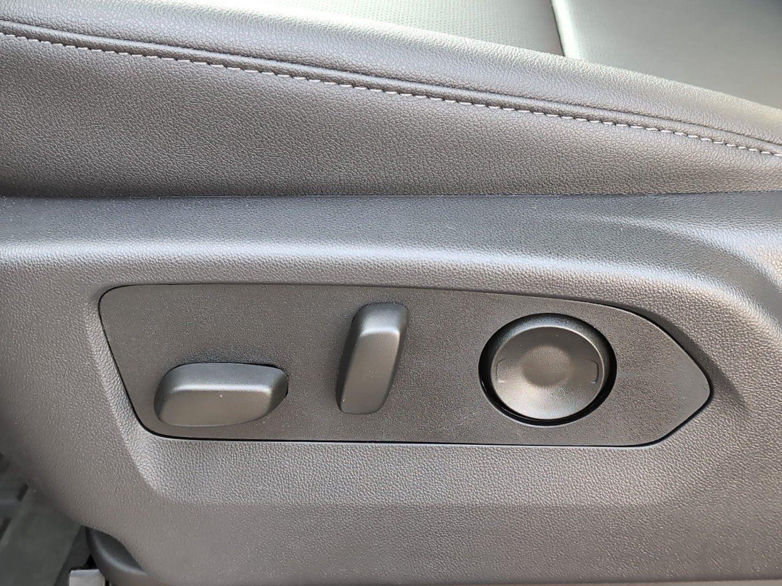 New 2026 Summit White GMC SLT image 17