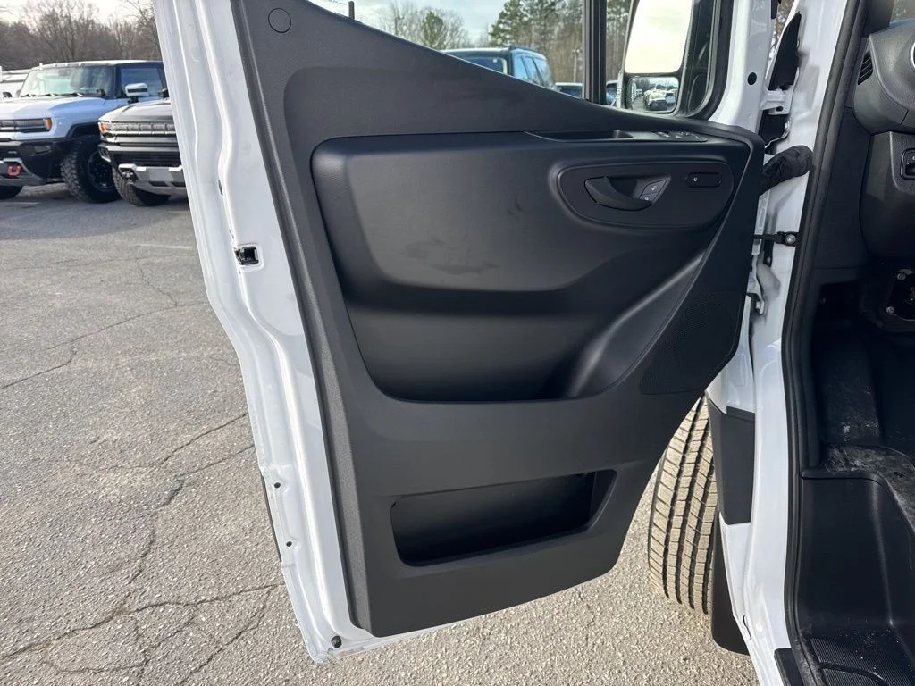 Used 2024 White Mercedes-Benz Cargo 170 WB image 19