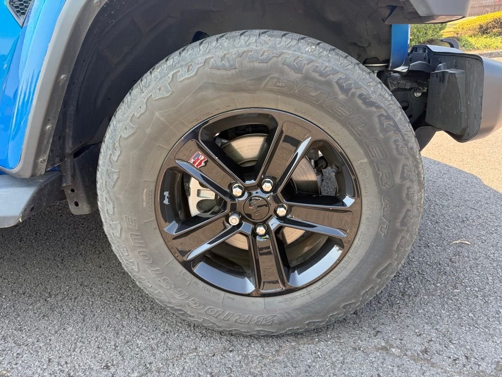 Used 2022 Hydro Blue Pearlcoat Jeep Unlimited Sahara Altitude image 25