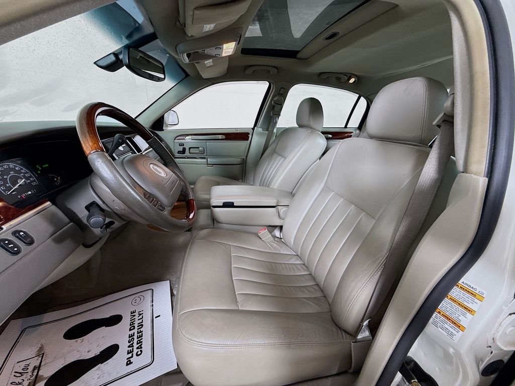 Used 2003 White Pearlescent Clearcoat Metallic Tri-Coat Lincoln Signature image 20