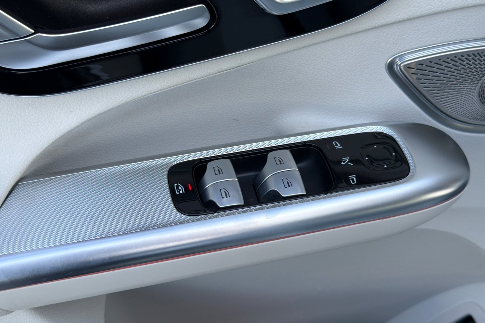 Certified Used 2024 White/off-white Mercedes-Benz AMG® Base image 26