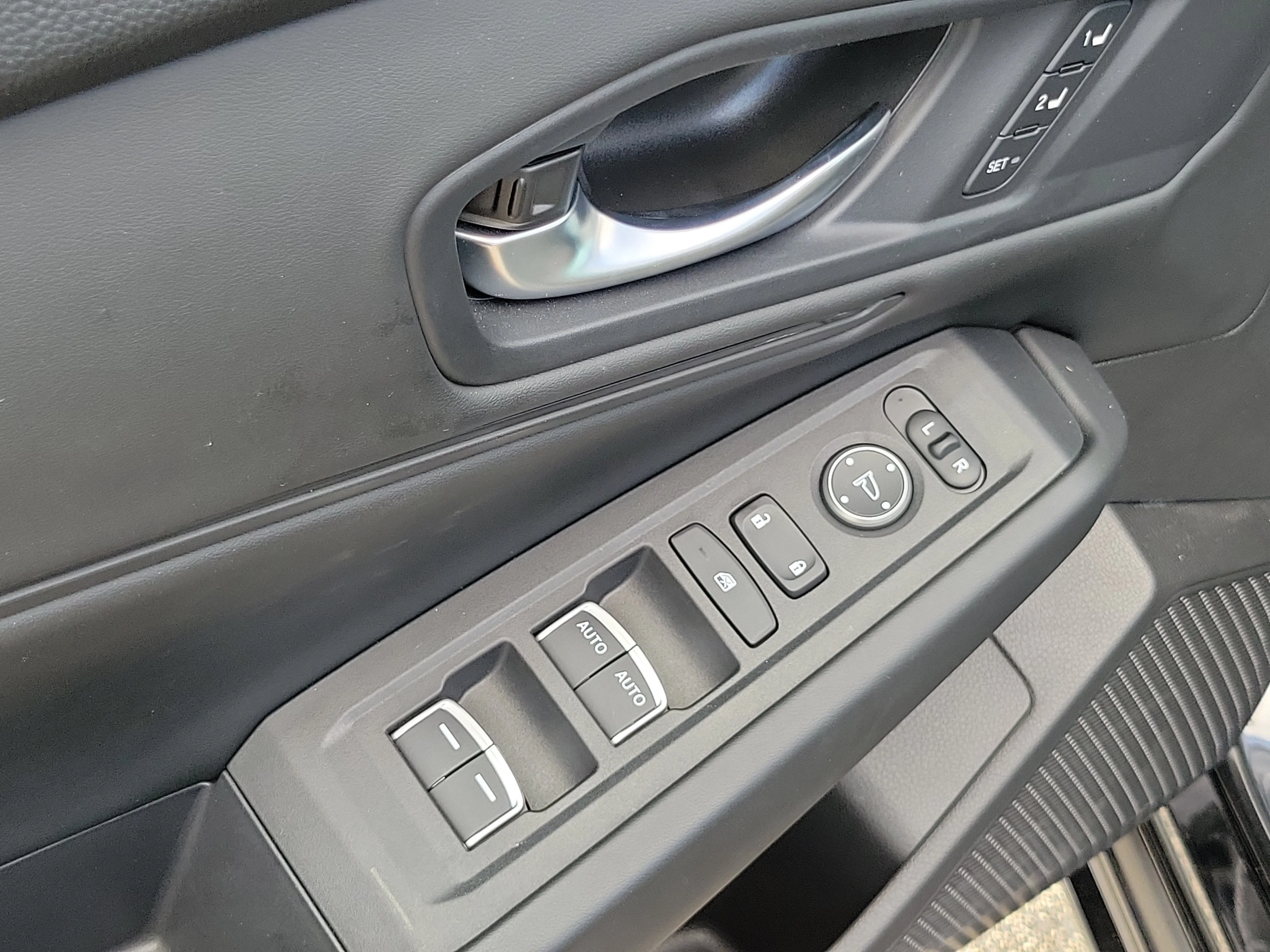 2023 Honda Accord Hybrid EX-L - Photo 19