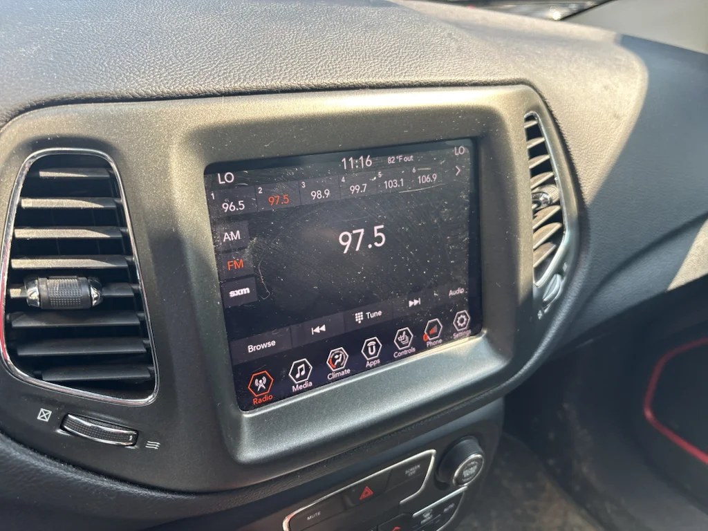Used 2020  Jeep Trailhawk image 5