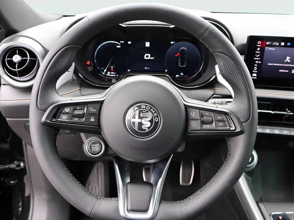 New 2025 Alfa Black Alfa Romeo Base image 31