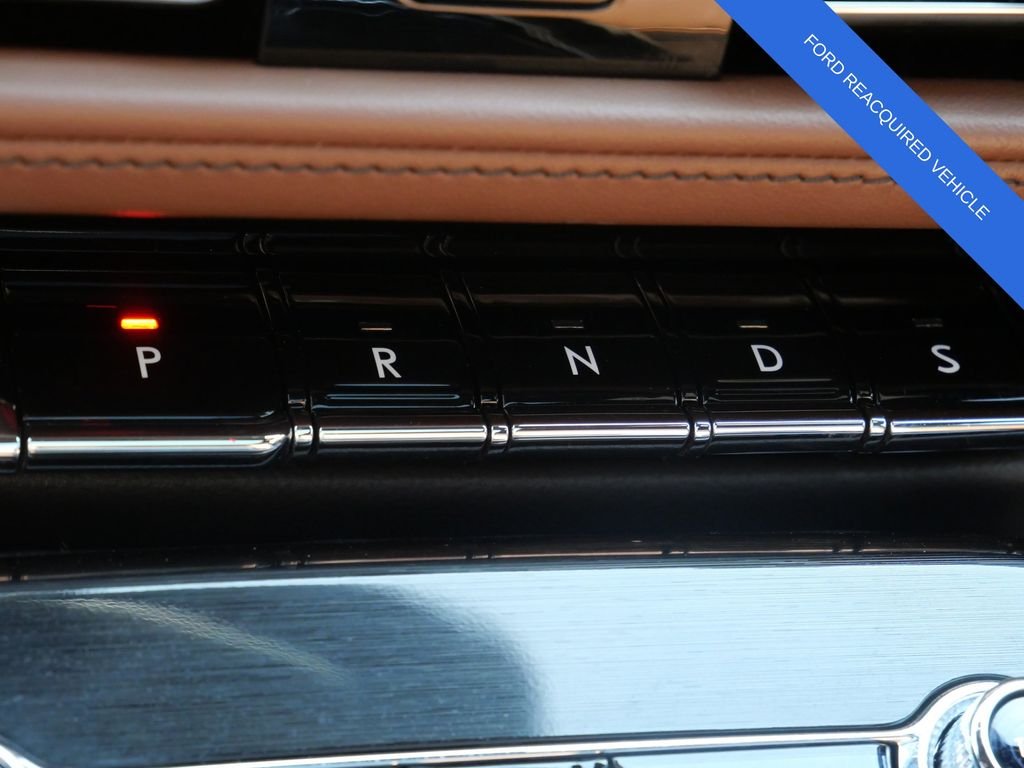 Used 2023 White Lincoln Reserve image 24