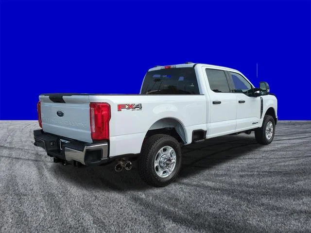New 2026 Oxford White Ford F-350® XLT image 4
