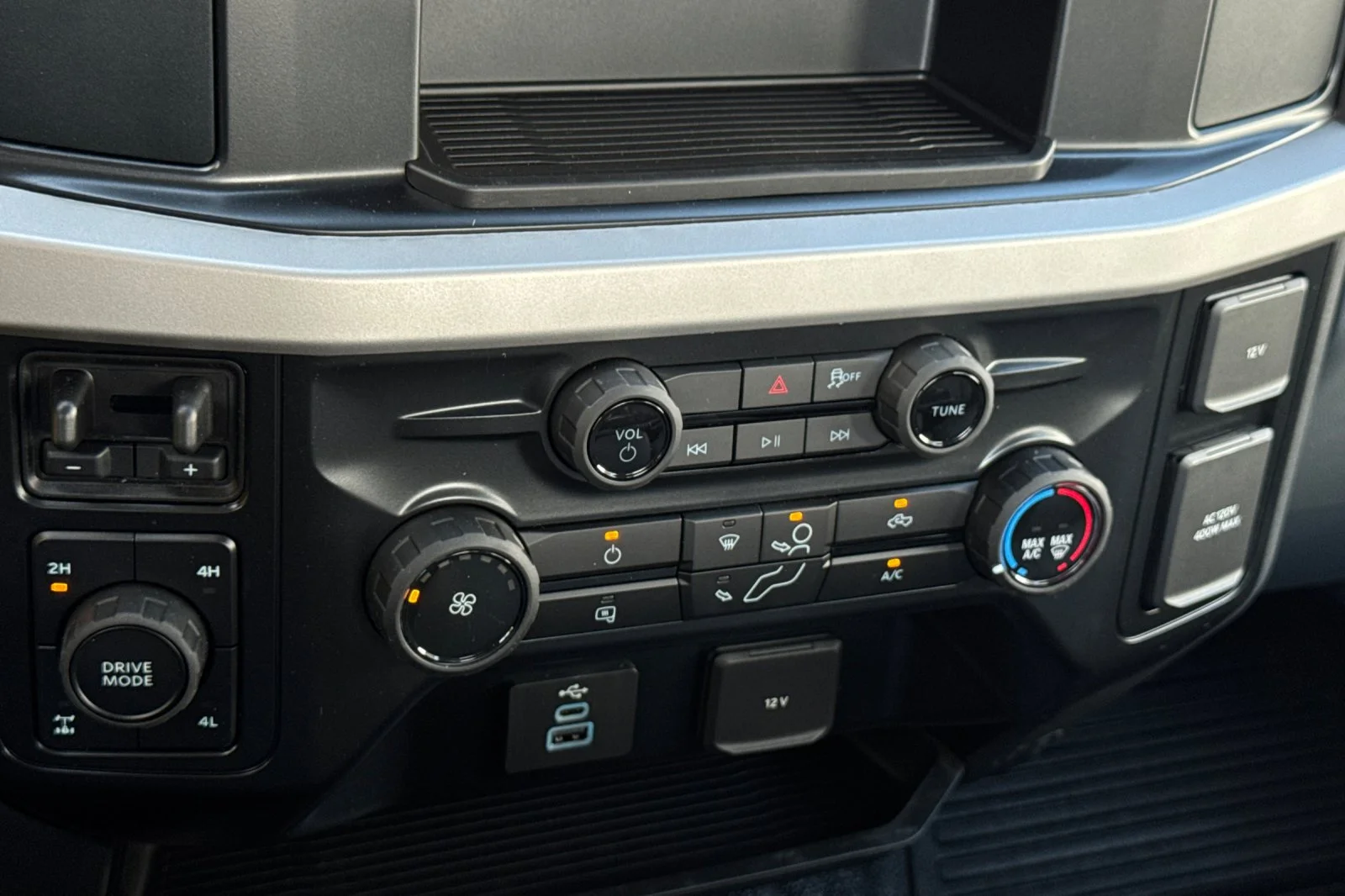 2026 Ford F-350 Super Duty Chassis Cab XL - Photo 17