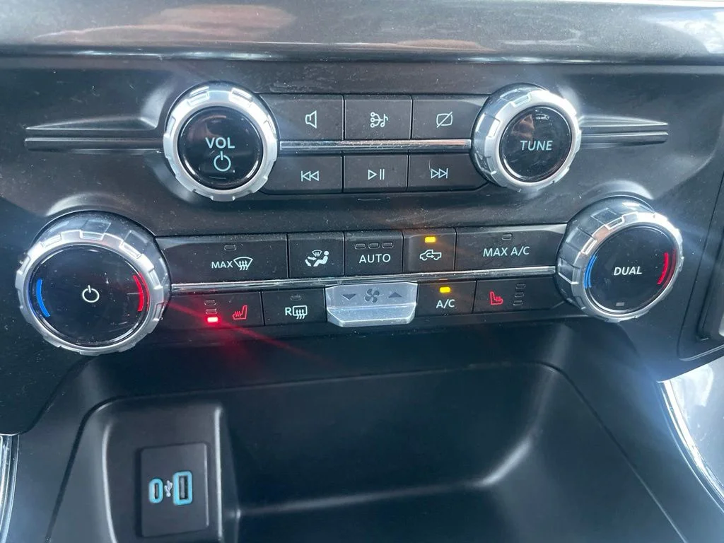 Used 2023 Gray Metallic Ford XLT image 12