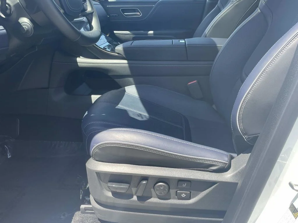 Used 2026 White INFINITI SPORT image 17