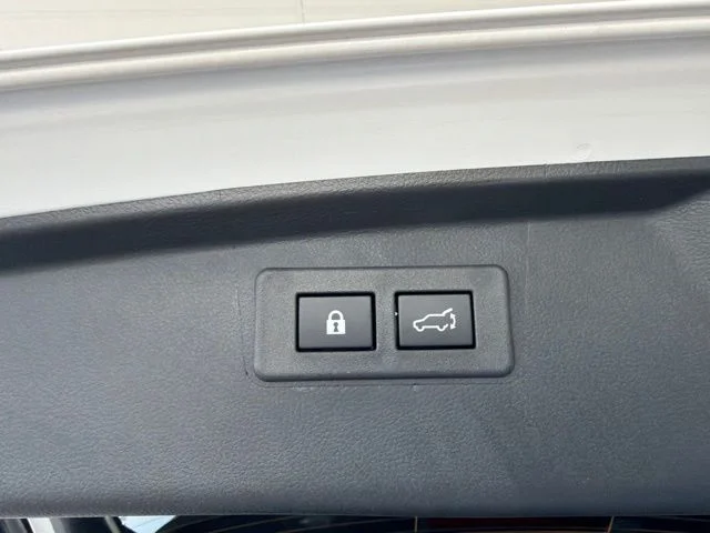 Used 2025 White Subaru Onyx Edition XT image 8