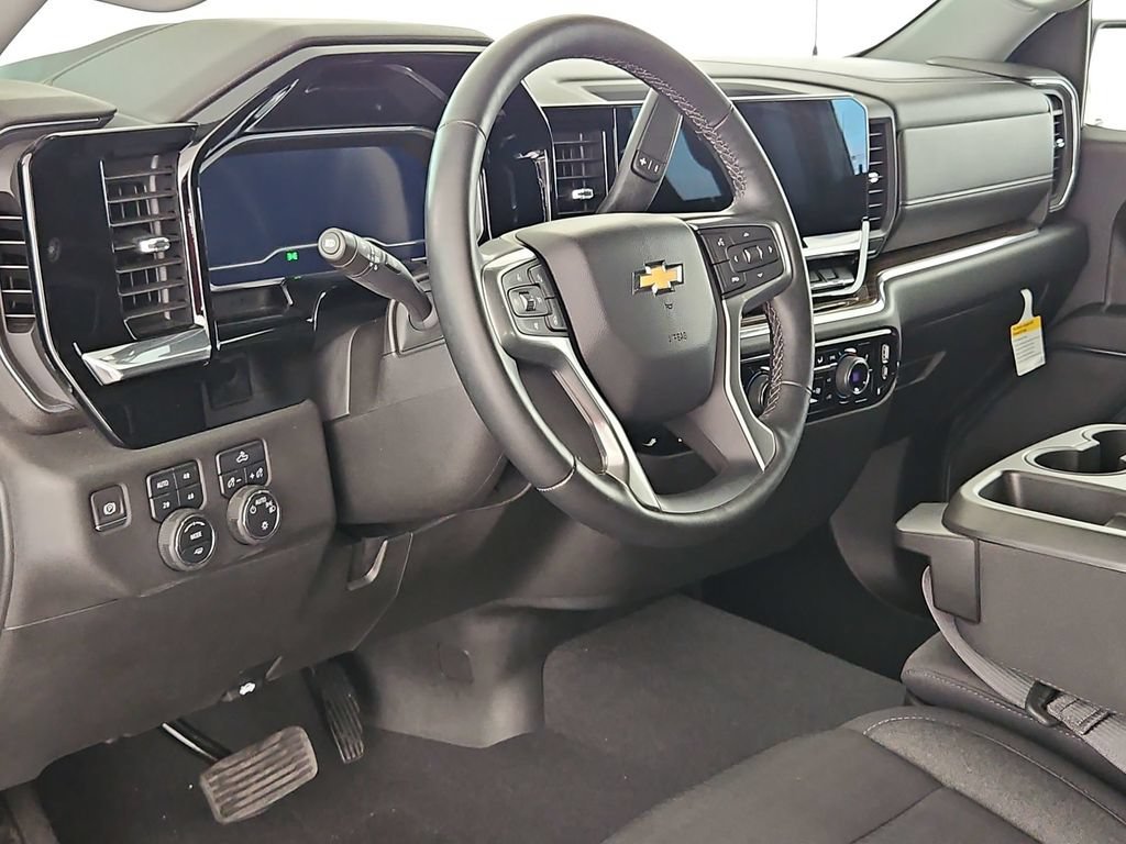 2023 Chevrolet Silverado 1500 LT - Photo 16