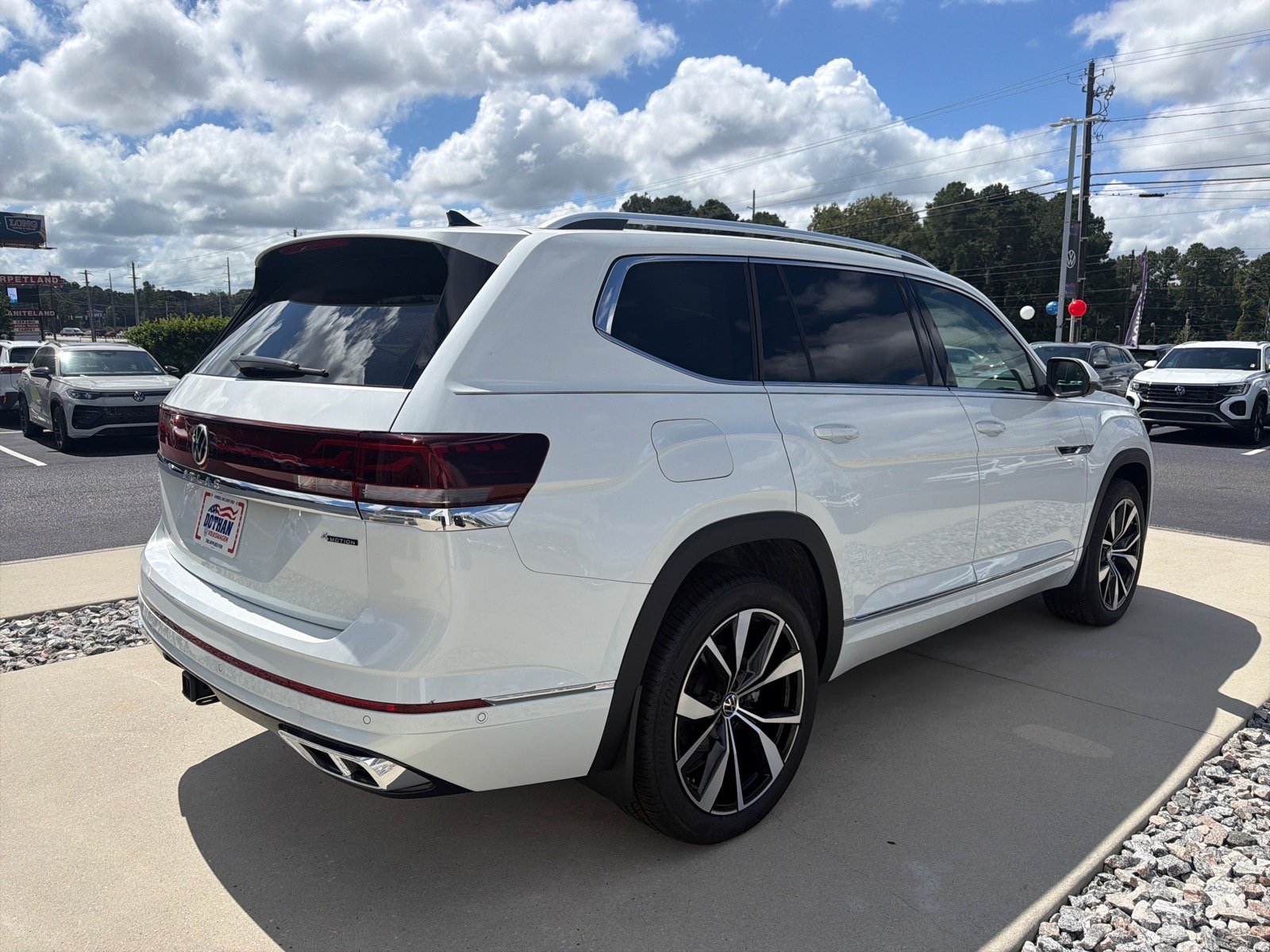 New 2026 Opal White Pearl Volkswagen SEL Premium R-Line 4Motion image 18