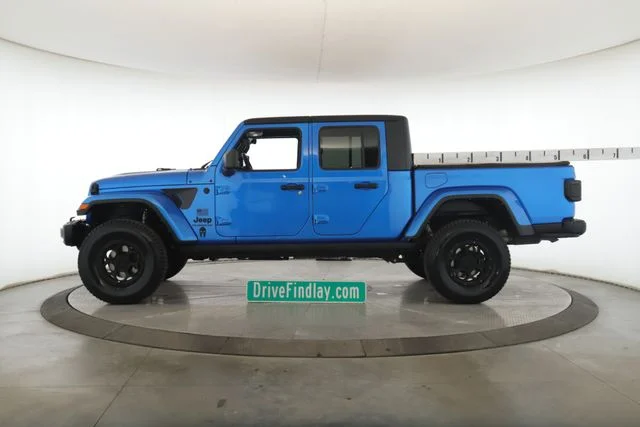Used 2021 Blue Jeep Freedom image 9