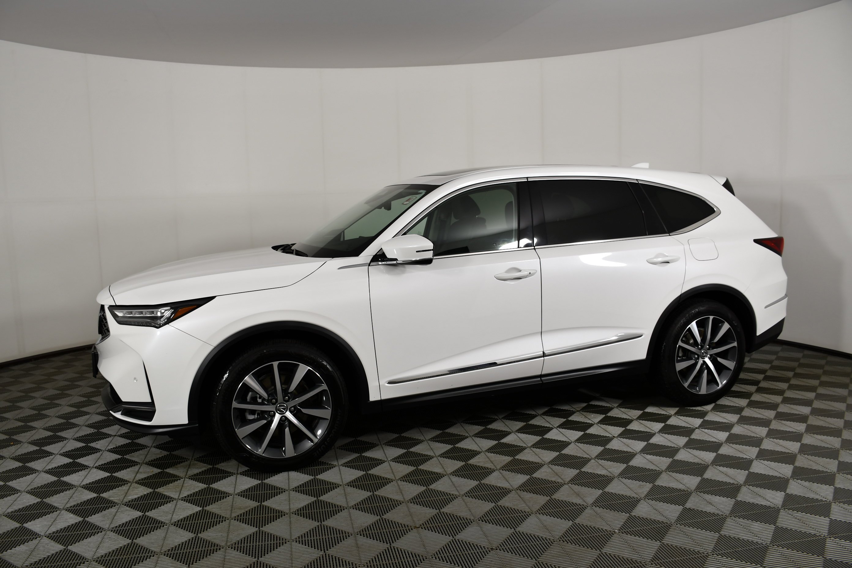 Certified Used 2025 Platinum White Pearl Acura w/Technology Package image 64
