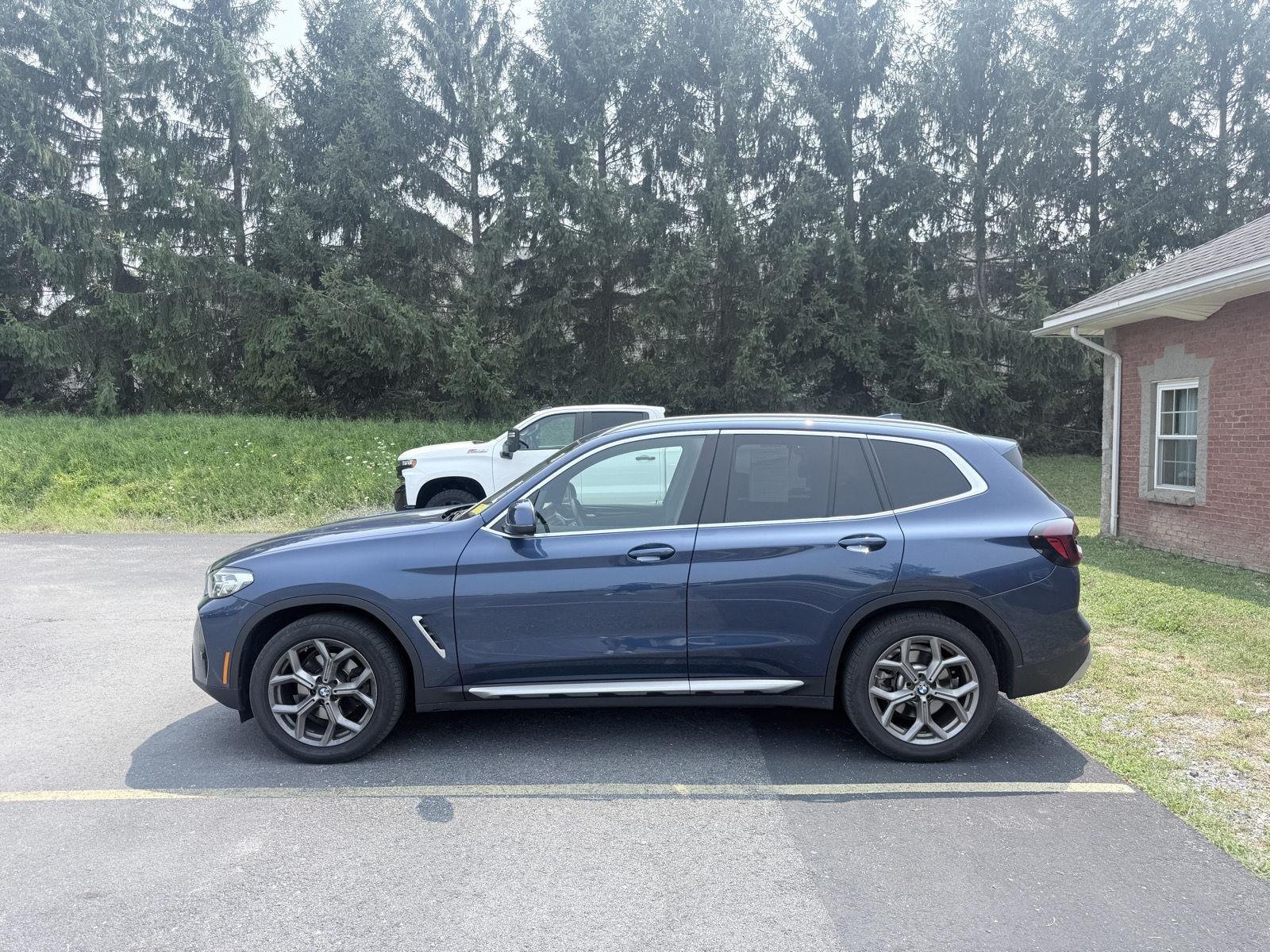 Used 2024 Phytonic Blue Metallic BMW xDrive30i image 4