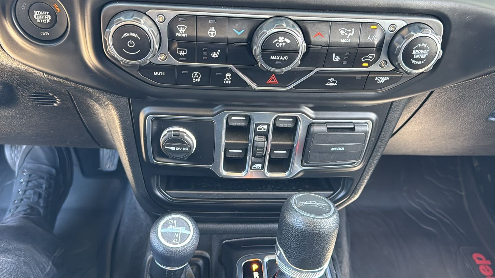 Certified Used 2022 Silver Jeep Sport image 29