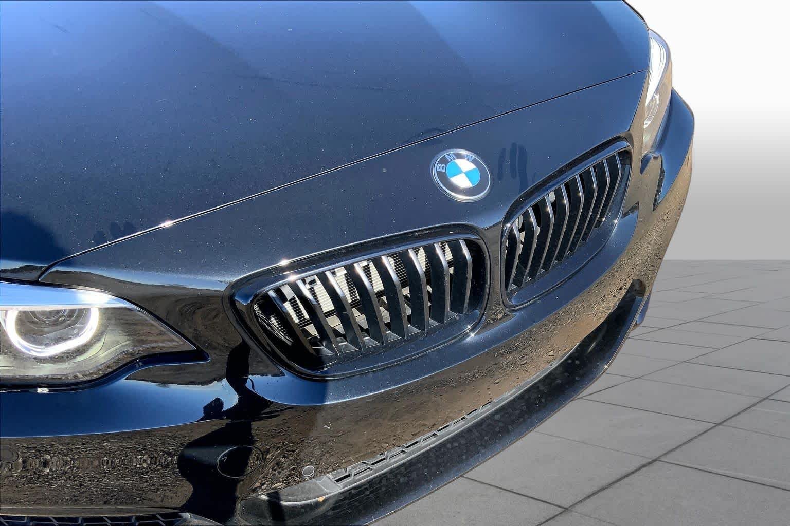 Used 2020 Black Sapphire Metallic BMW M240i xDrive image 29