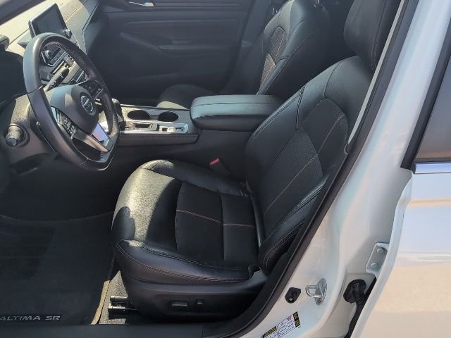Used 2020 White Nissan 2.5 SR image 11
