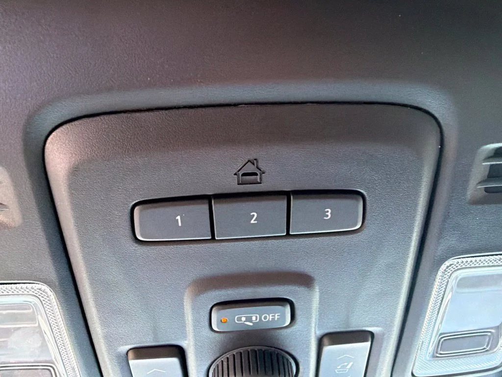 Used 2024 Sterling Metallic GMC AT4 image 29
