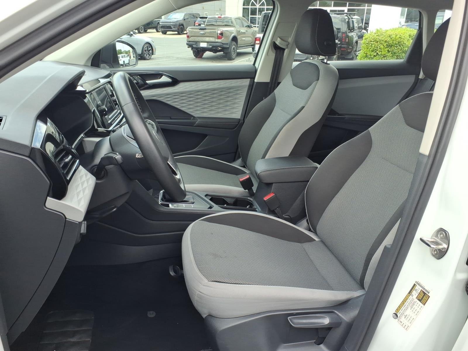 Used 2024  Volkswagen S image 17