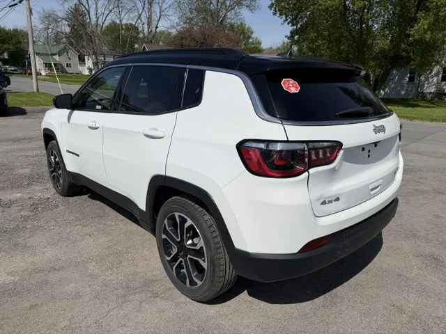 Used 2022 Bright White Clearcoat Jeep Limited image 2