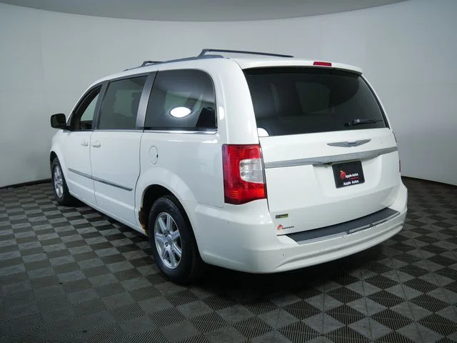 Used 2012 White Chrysler Touring image 5