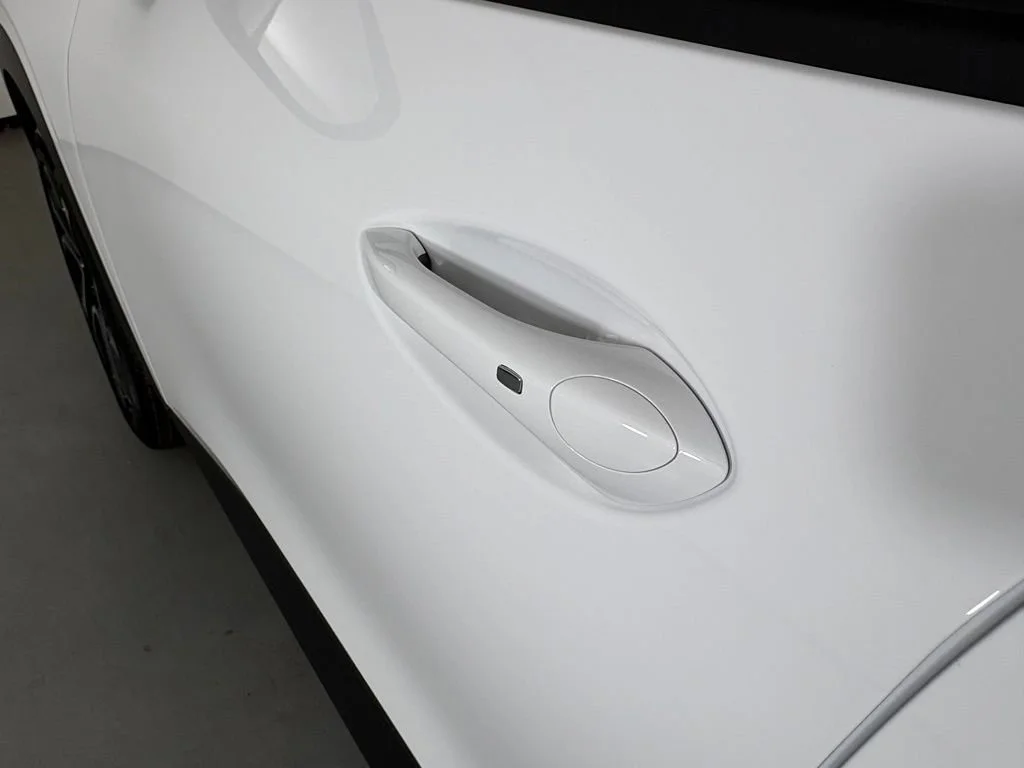 New 2026 Summit White Chevrolet 2RS image 14