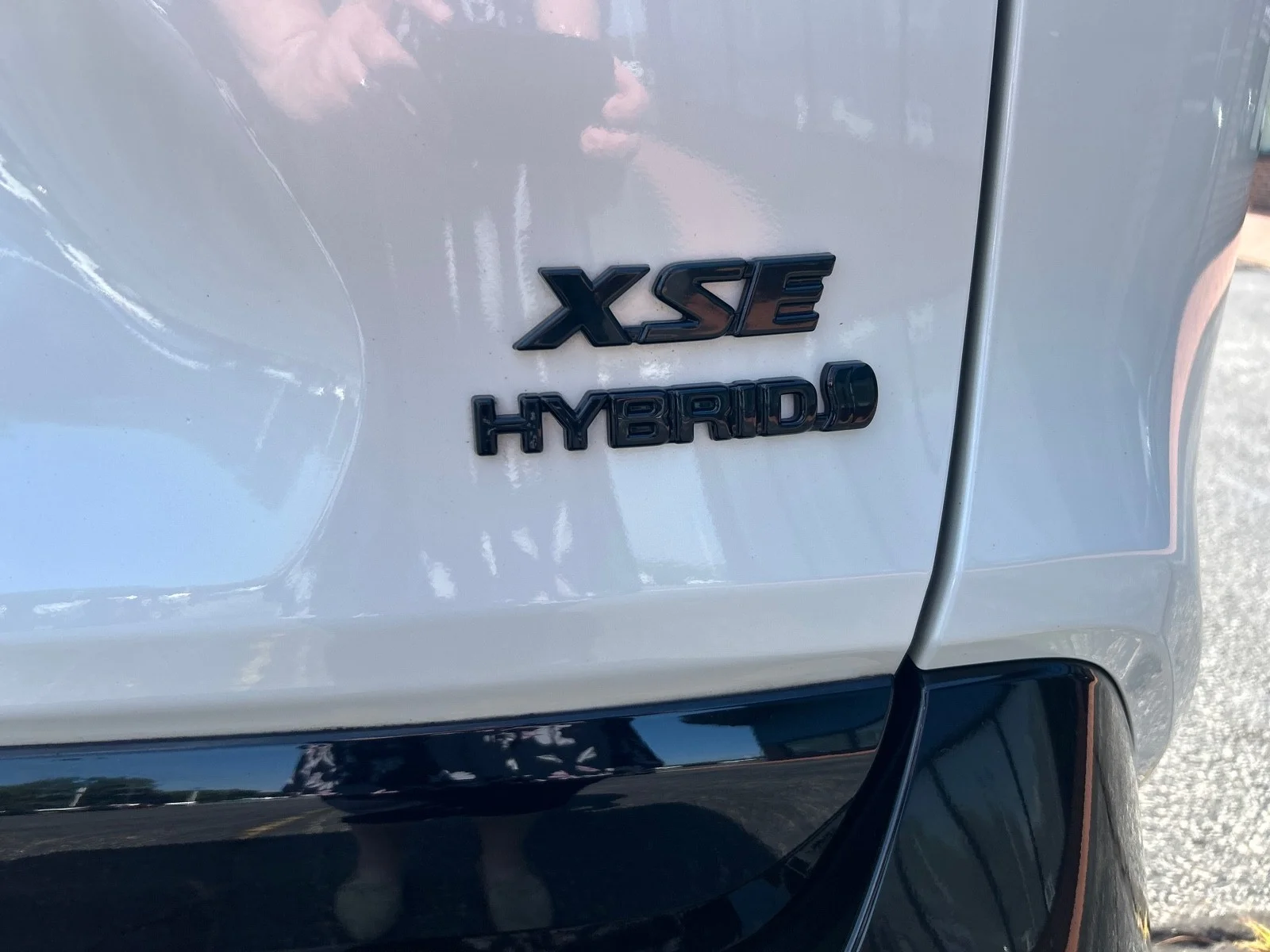 Used 2022 WHITE Toyota Hybrid XSE image 8